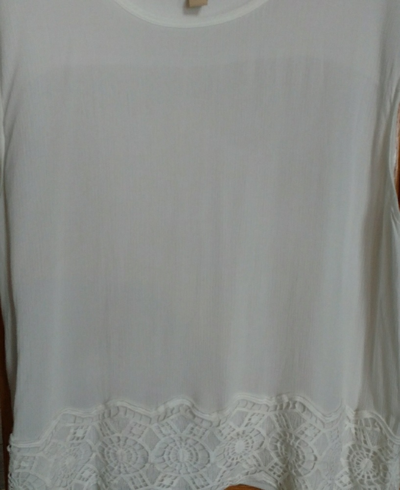 White hip length shirt